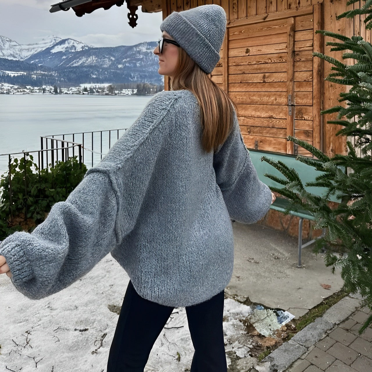 Women - Oversized Knitted Jumper - Warm and Cozy Style - Perfect for Chilly Days