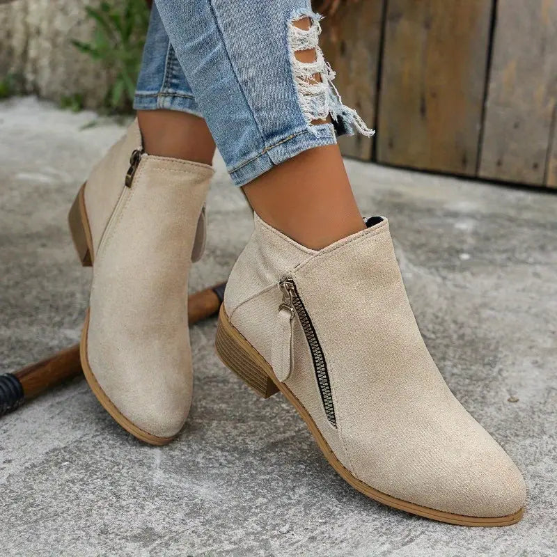 Women - Elegant Boots - Stylish Leather Design - Comfortable All-Day Wear Footwear