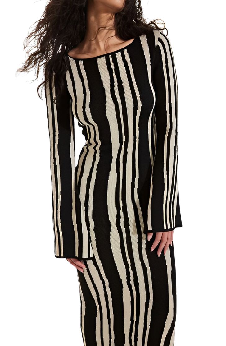 Figure-hugging A-line dress with print