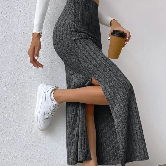 Women - Knitted Skirt - Stylish Side Slit Design - Comfortable and Chic Fashion Essential