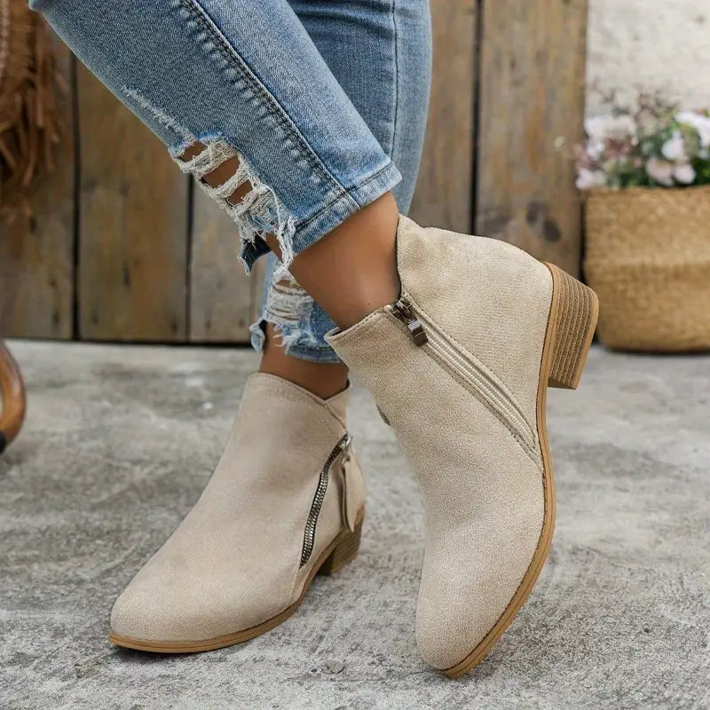 Women - Elegant Boots - Stylish Leather Design - Comfortable All-Day Wear Footwear