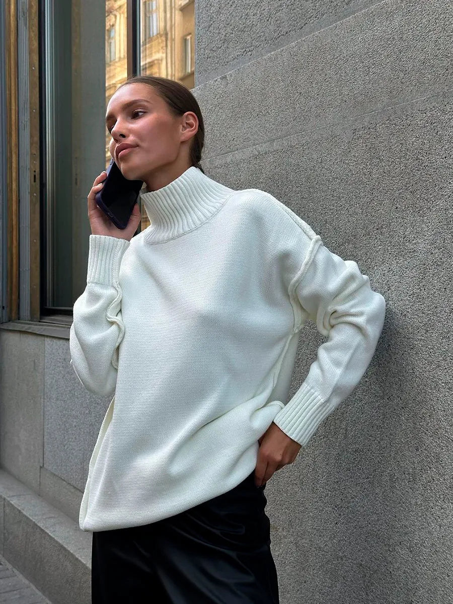 Women - Turtleneck Jumper - Cozy Loose Knit Design - Casual Sweater for Everyday Comfort