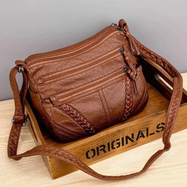 Casual shoulder bag in soft leather