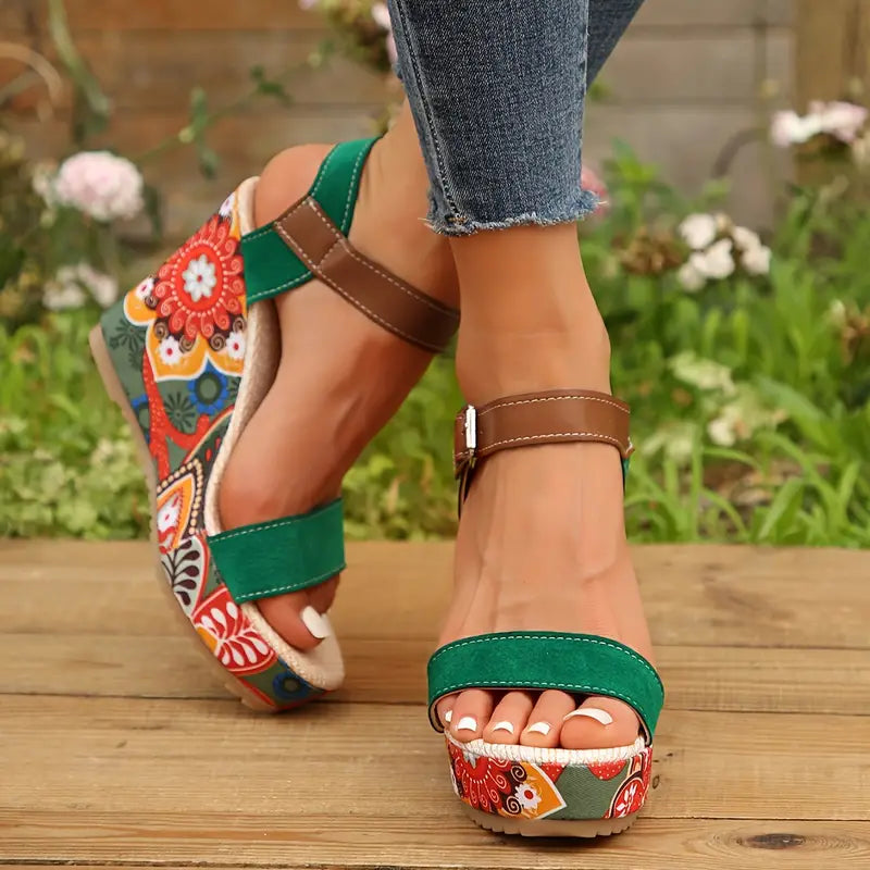 Wedge sandals with floral pattern for women