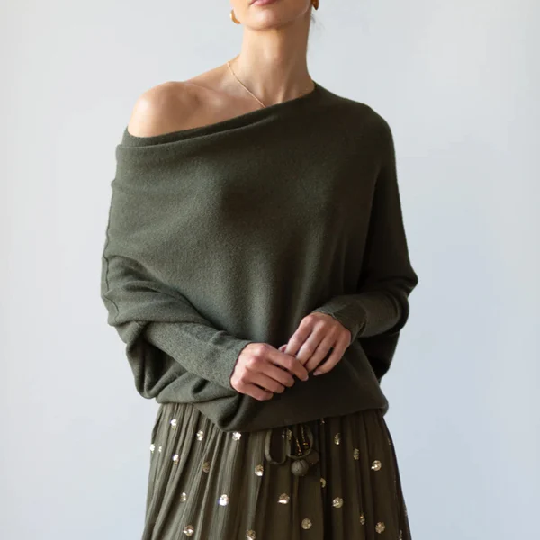 Elegant asymmetric jumper