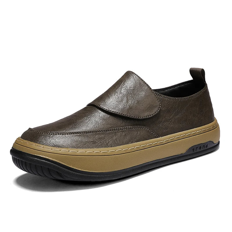 Casual slip-on shoes with contrast sole