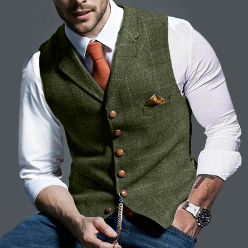 Sleeveless men's waistcoat with classic turn-up sleeves