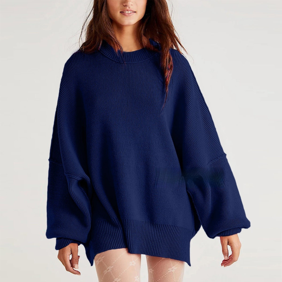 Women - Oversized Sweatshirt - Soft Fabric with Stylish Slit - Cozy Casual Wear for Everyday Comfort