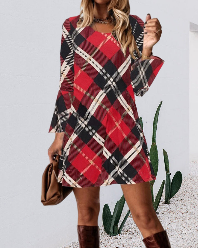 Women - Casual Dress - Festive Checked Design - Perfect for Holiday Celebrations