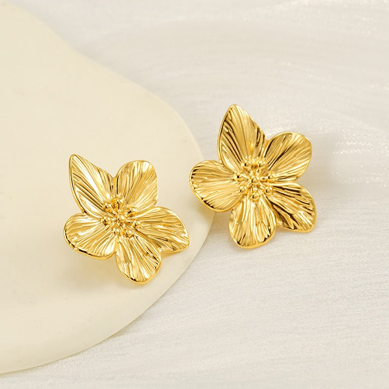 Women's - Timeless Golden Flower Stud Earrings - Elegant Design - Perfect Accessory for Any Occasion