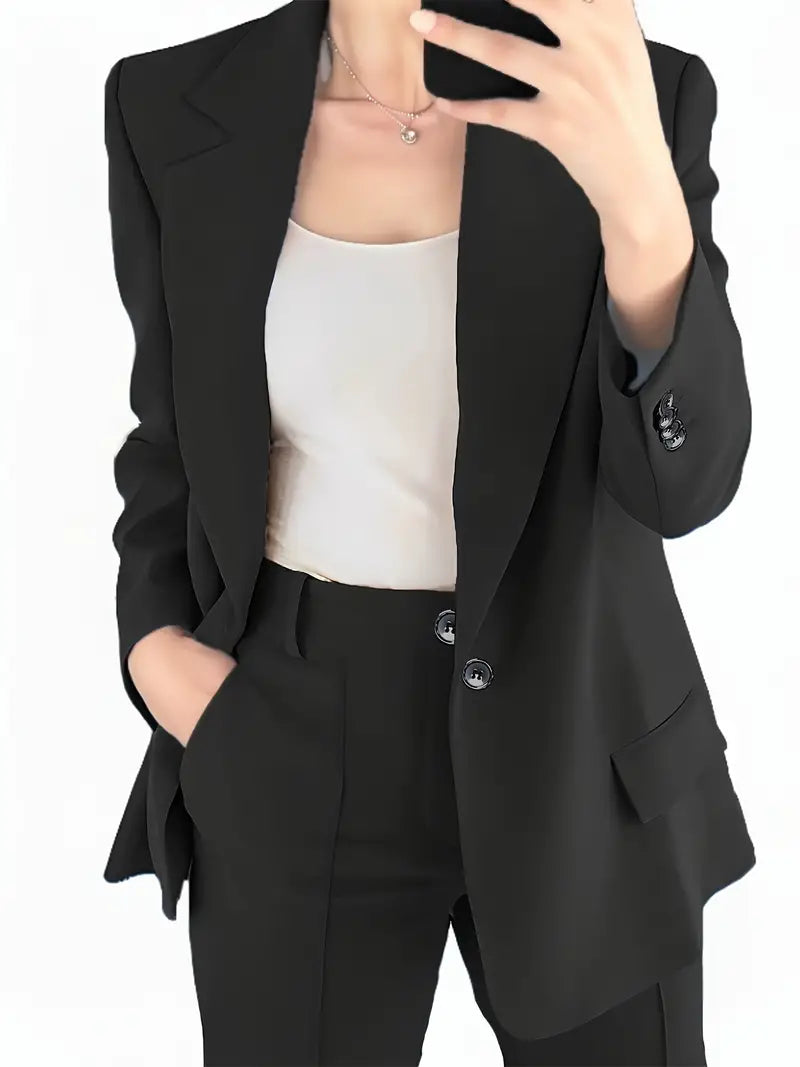 Blazer With Lapels and Flared Trousers in a Set With Button Closure