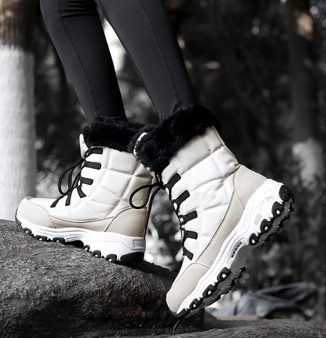 Women's - Warmly Lined Snow Boots - Cosy Insulated Footwear for Winter Adventures - Stylish Winter Boots