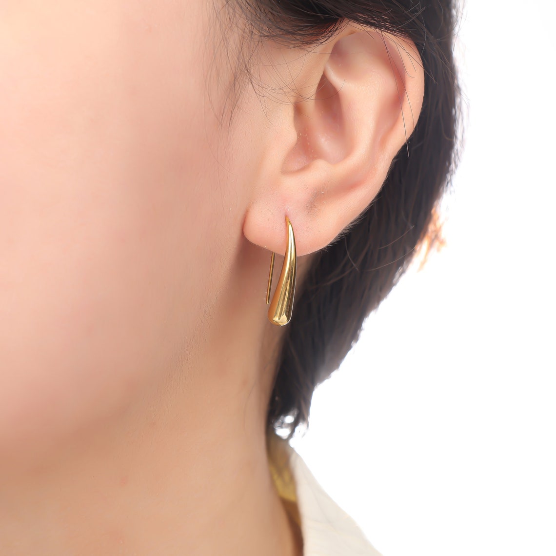 Water drop hook earrings