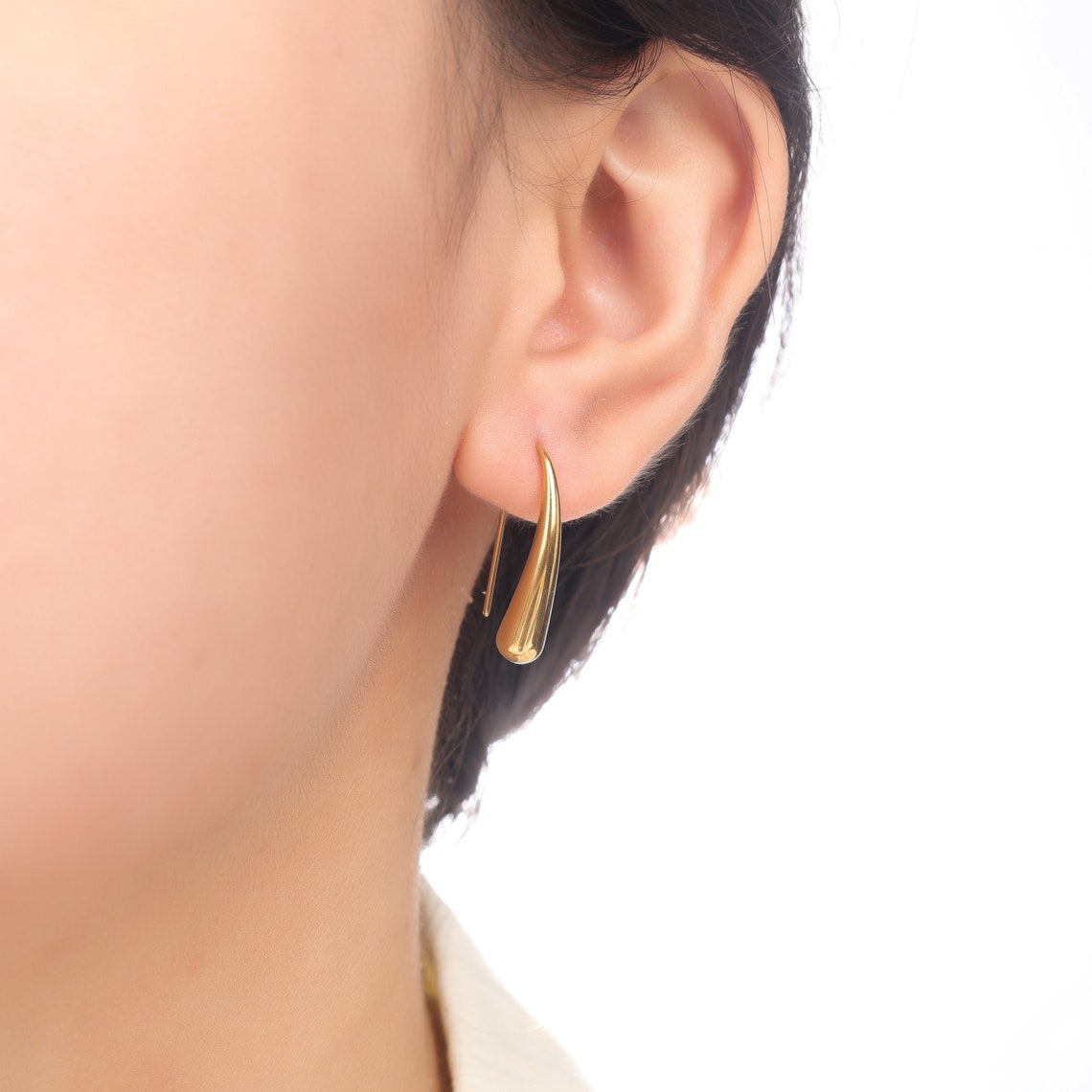 Water drop hook earrings