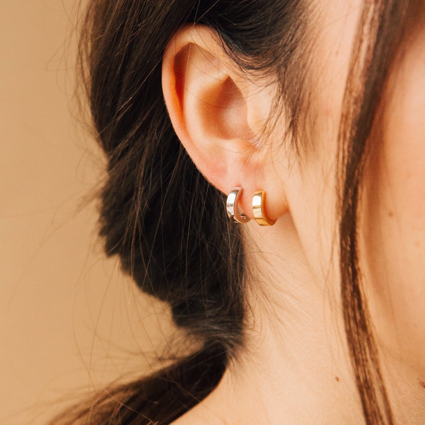 Classic minimalist small hoop earrings