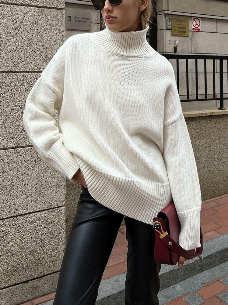 Women - Turtleneck Jumper - Soft & Cozy Knitwear - Minimalist Style for Effortless Chic