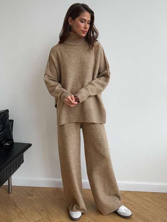 Women - Turtleneck Knitted Trousers Set - Cozy Single-Coloured Style - Comfortable Knitwear for All Occasions