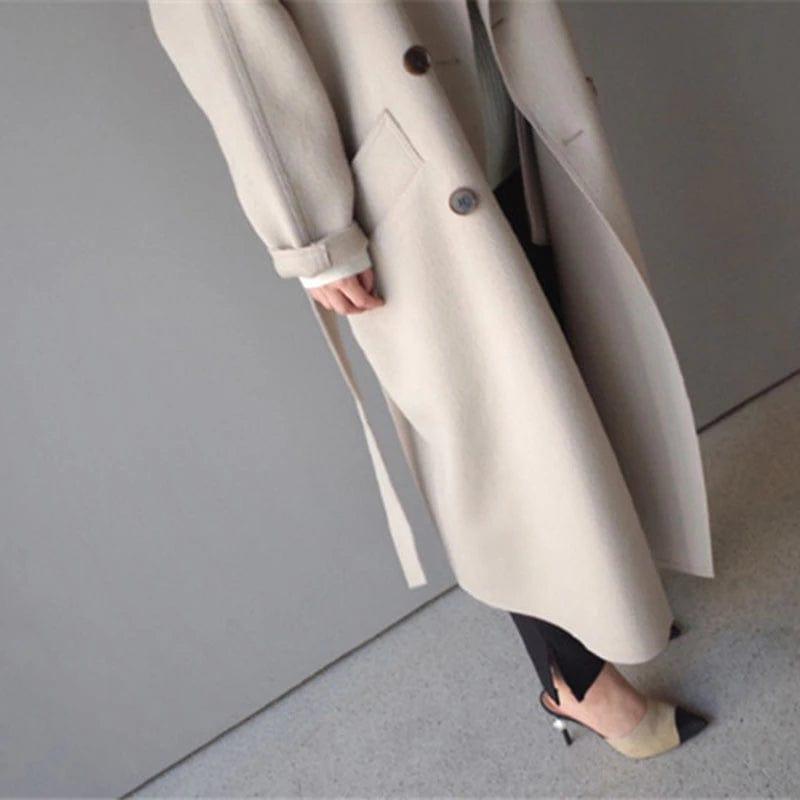 Long woollen coat with belt