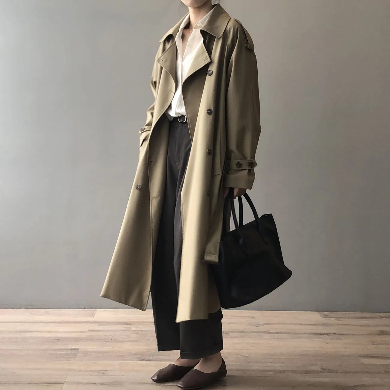 Women - Windbreaker Trench Coat - Lightweight & Stylish - Versatile Outerwear for All Seasons