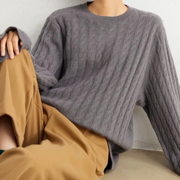 Oversize cashmere sweater for women