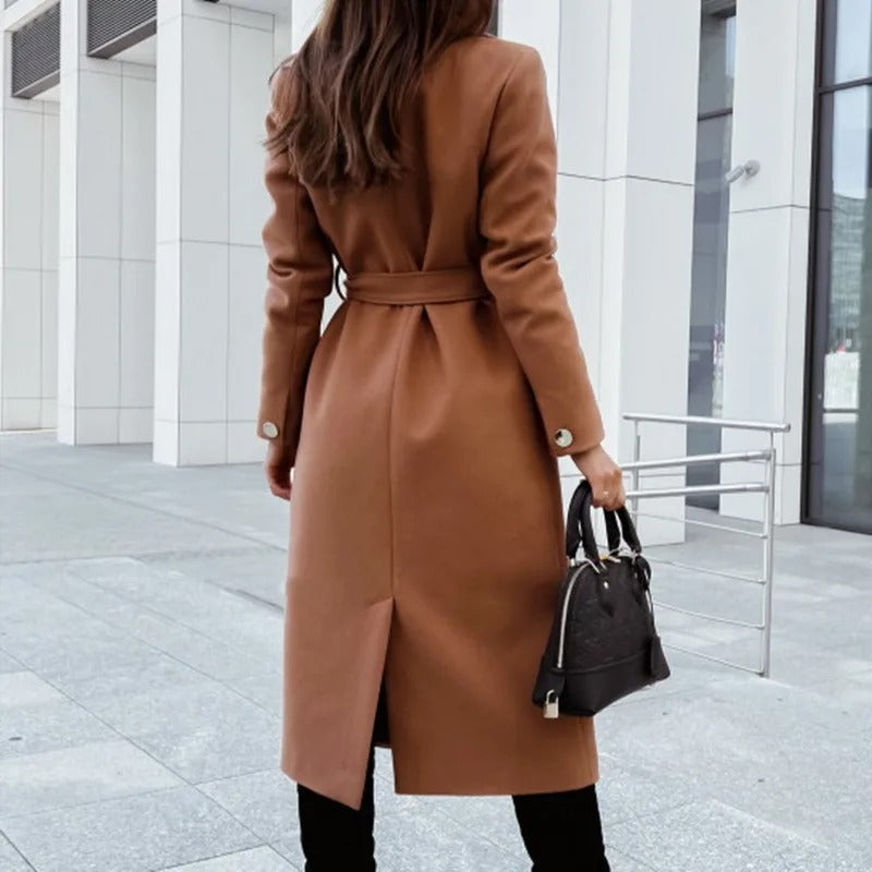 Elegance Aura coat with V-neckline