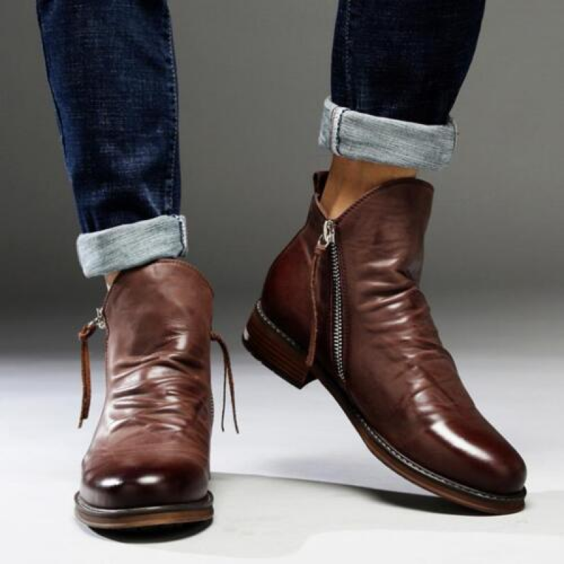 Robust and durable leather boots