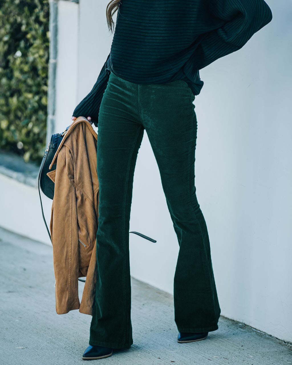 Fashionable flared trousers with stretch