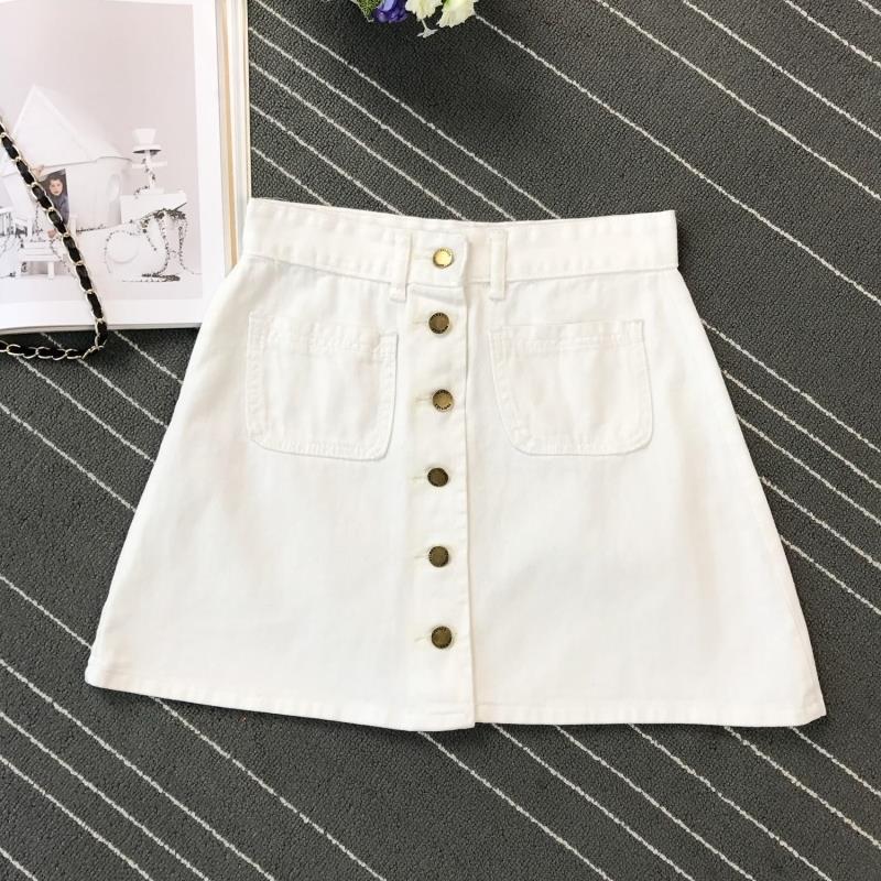 Classic denim skirt with buttons