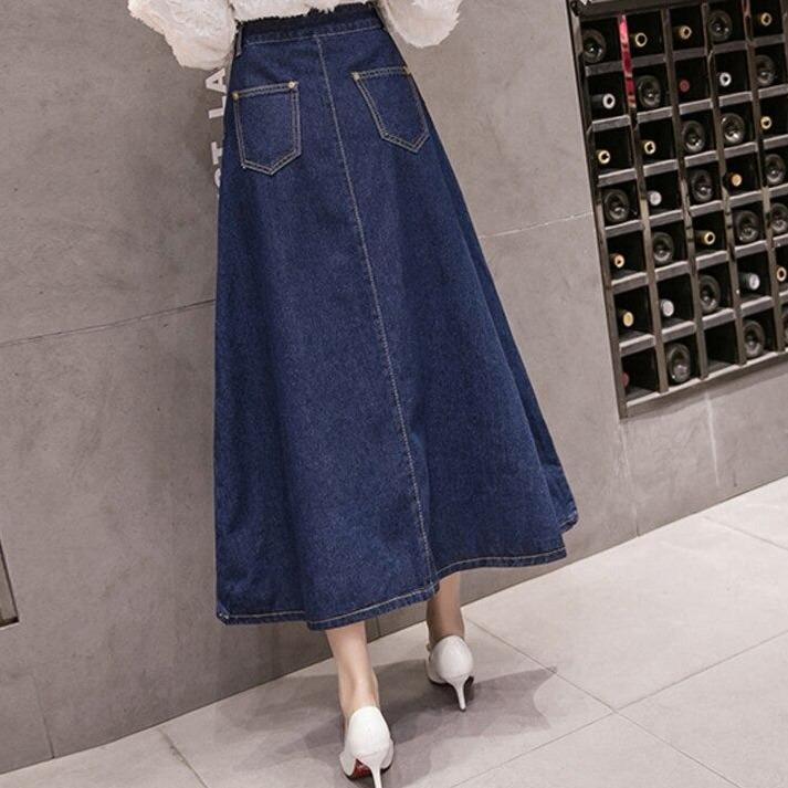 Stylish flared denim skirt