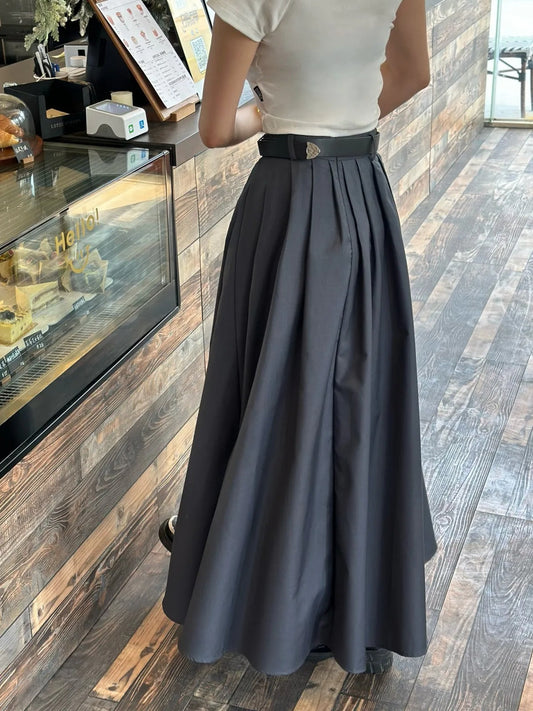 Women - Pleated Skirt - High Waist, Elegant Design - Chic Style for Any Occasion