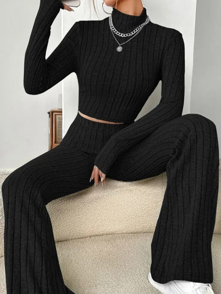 Women - Two-Piece Set - Long-Sleeved Knitted Top & Trousers - Comfortable & Stylish Outfit