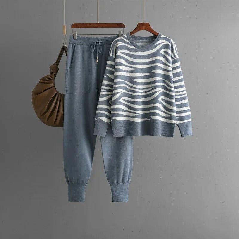 Women's - Knitted Jumper and Trousers Set - Cozy Animal Print - Stylish and Comfortable Outfit