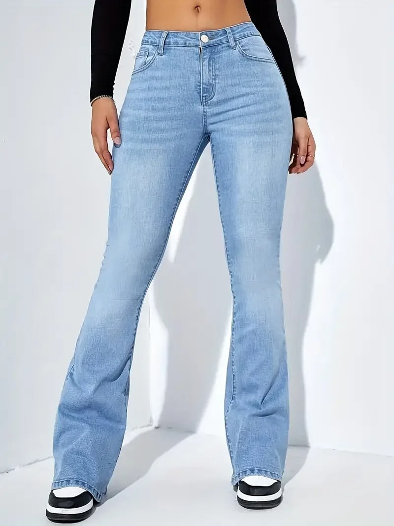 Women - Flared Denim Trousers - High Waist - Trendy and Comfortable Jeans for Every Occasion