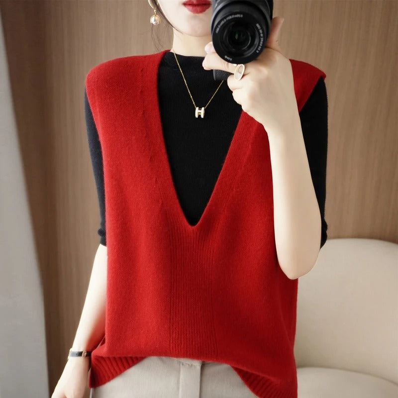 Women - Knitted V-neck Cardigan - Comfortable & Fashionable - Versatile Layering Piece