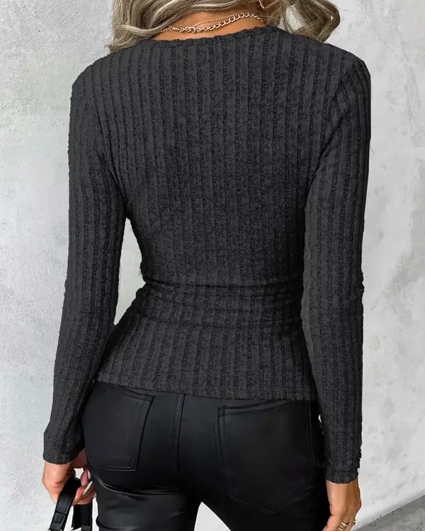 Women - Ribbed Jumper - Tight-Fitting, Cozy Knit - Stylish Wardrobe Essential